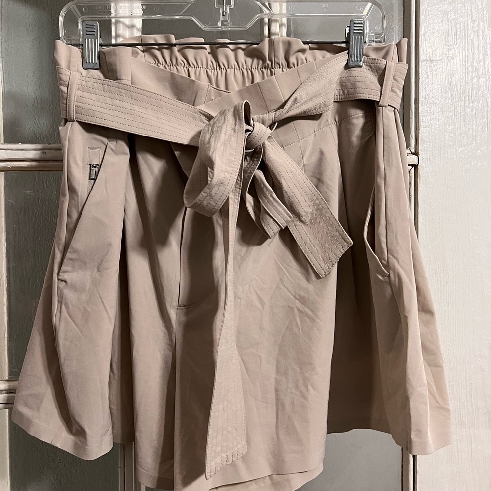 NWOT Athleta Paper Bag Shorts
